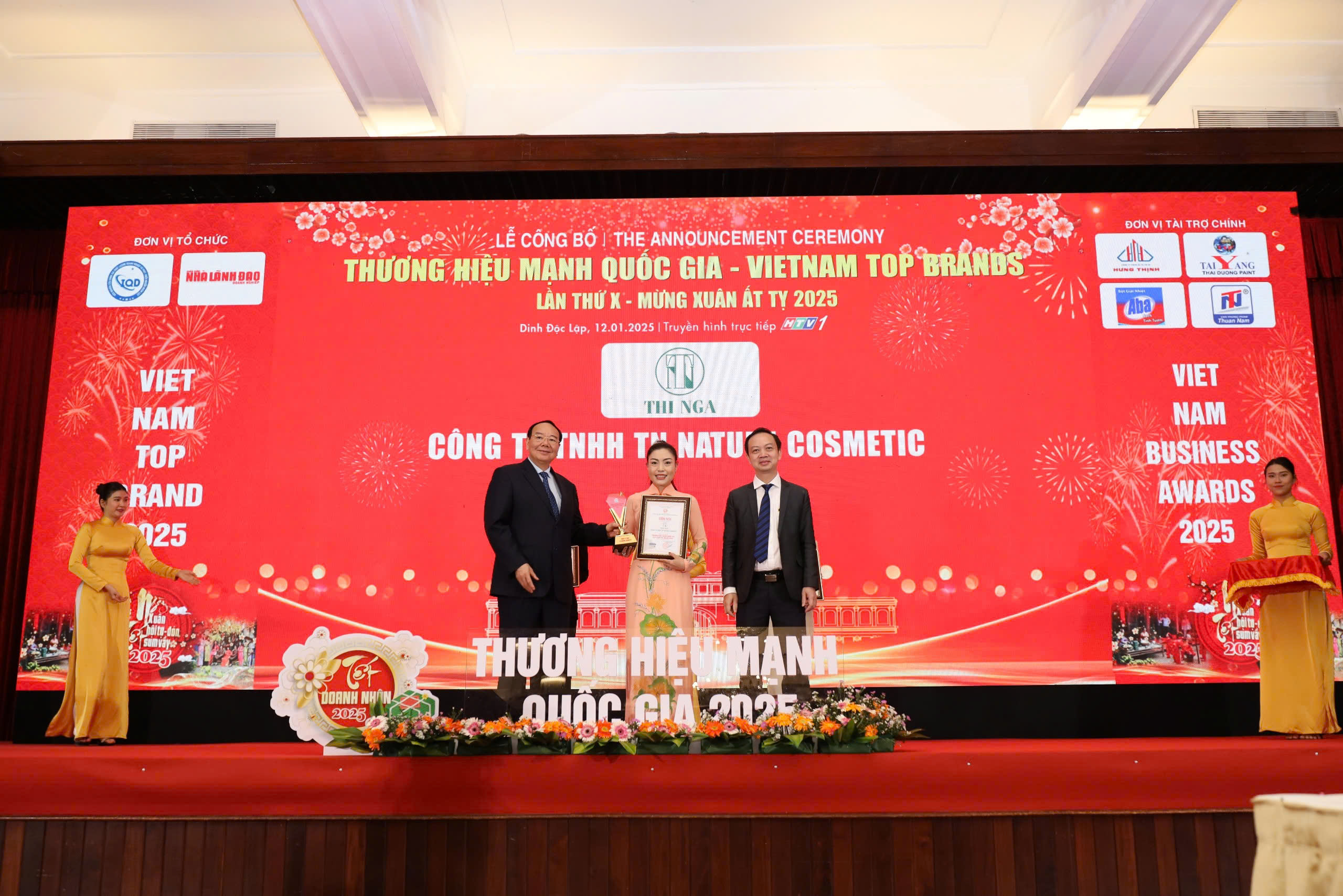Dầu gội gừng hữu cơ Thi Nga thuộc Công Ty TNHH TN Nature Cosmestic nhận công bố: “THƯƠNG HIỆU MẠNH QUỐC GIA - VIET NAM TOP BRANDS 2025”